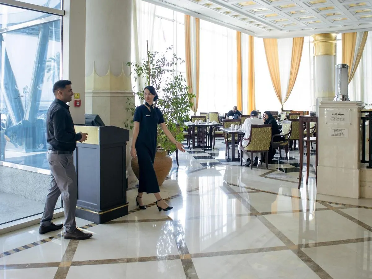 Corniche Hotel Šardžá